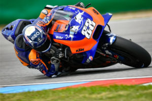 MotoGP: Oliveira espetacular em 6º em FP2 liderada por Márquez thumbnail