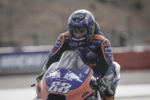 MotoGP, Motegi: Top 10 para Oliveira em FP3 atrasada pela chuva thumbnail