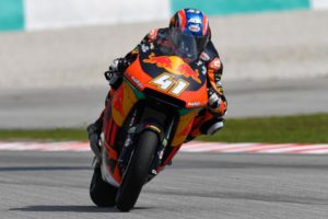 Moto2, Malásia: Binder surpreende na frente da FP3 thumbnail