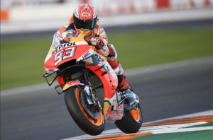 MotoGP, Valencia: Márquez cai mas lidera FP4 thumbnail