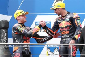 MotoGP, 2020: Miguel Oliveira na KTM oficial com Brad Binder thumbnail