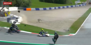 MotoGP, 2020, Áustria: Acidente assustador interrompe quando Oliveira seguia em 5º thumbnail