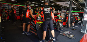 MotoGP, 2020, Barcelona: Aprilia em teste privado à procura de mais velocidade thumbnail