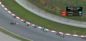 Moto3, 2020, Barcelona: Campeonato no ar com Arenas eliminado por McPhee. thumbnail