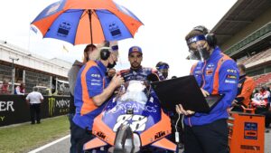 Dixit, MotoGP, Barcelona: Oliveira, “É triste terminar desta forma” thumbnail