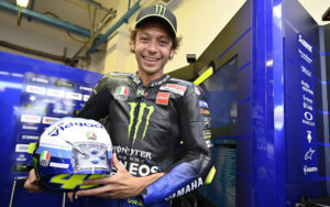 MotoGP, 2020, San Marino: Rossi revela design especial do seu capacete thumbnail