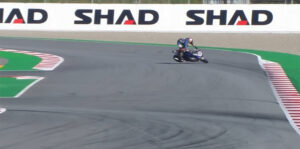 SBK, 2020, Barcelona : Razgatlioglu fora após queda no Warm Up thumbnail