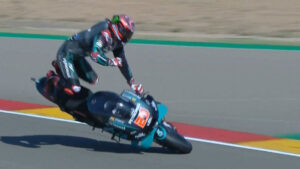 MotoGP, 2020, Aragón: Drama – Quartararo cai forte no TL3 e sai de maca para a clínica thumbnail