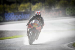 MotoGP, 2020, Europa: Análise: Pol na pole, Oliveira 8º e Rossi 17º thumbnail