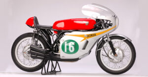 As outras classes de GP, 22: A Honda RC166 250-6 thumbnail