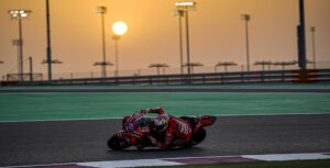 MotoGP, 2021,Qatar: Miller lidera Italianas em força no TL2 thumbnail